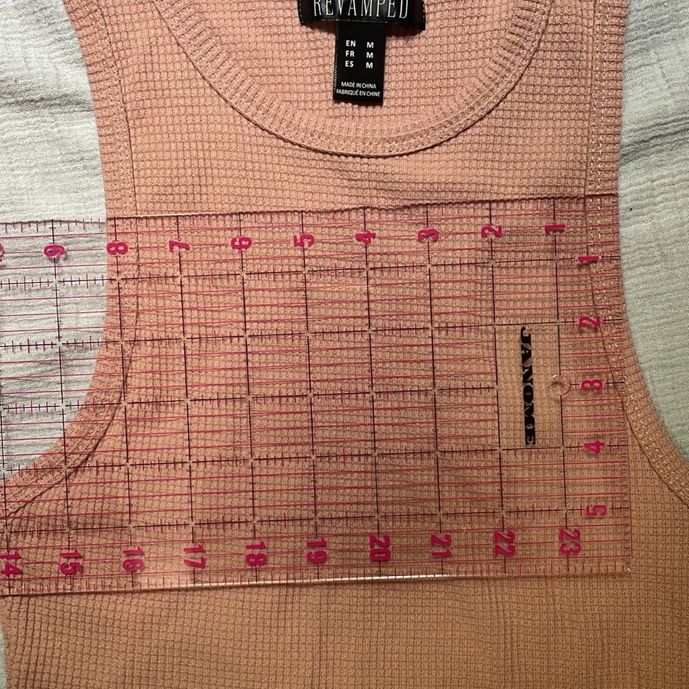Cropped Tank - Picture 6 of 9